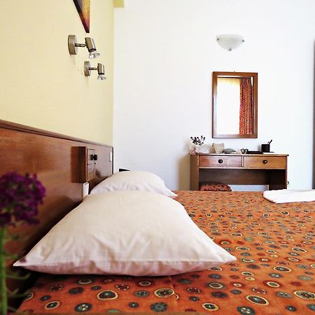 Maritime Hotel Apartments Petaloudes Ngoại thất bức ảnh