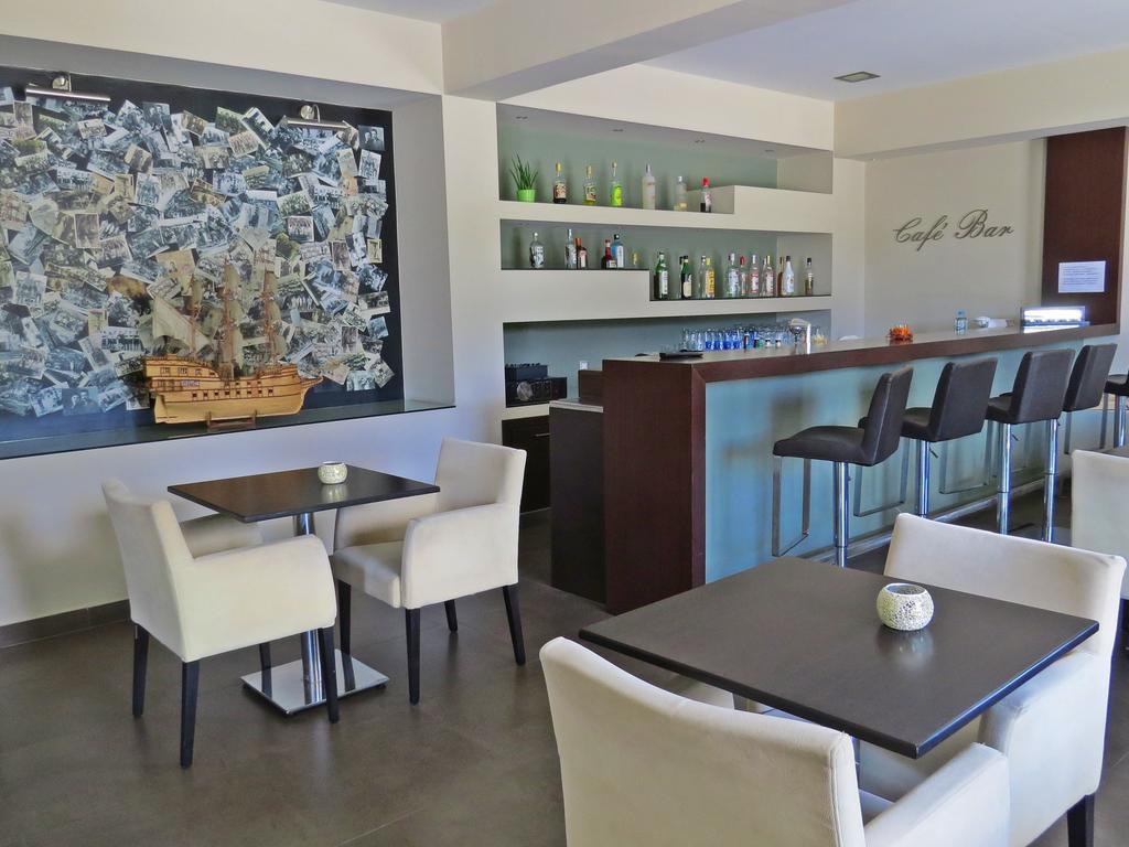 Maritime Hotel Apartments Petaloudes Ngoại thất bức ảnh