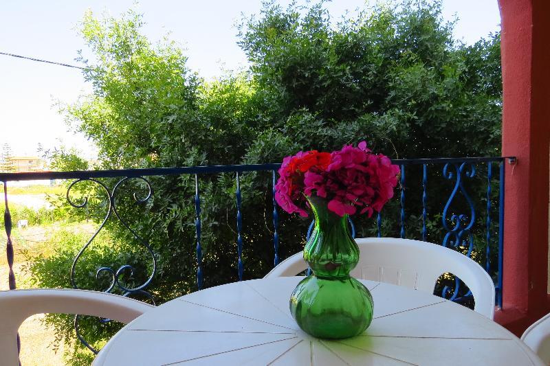 Maritime Hotel Apartments Petaloudes Ngoại thất bức ảnh