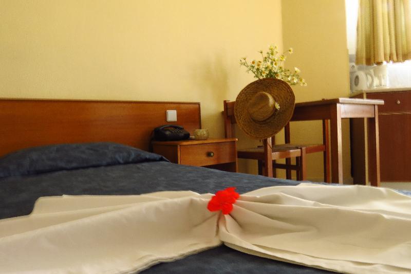 Maritime Hotel Apartments Petaloudes Ngoại thất bức ảnh