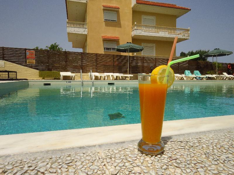 Maritime Hotel Apartments Petaloudes Ngoại thất bức ảnh