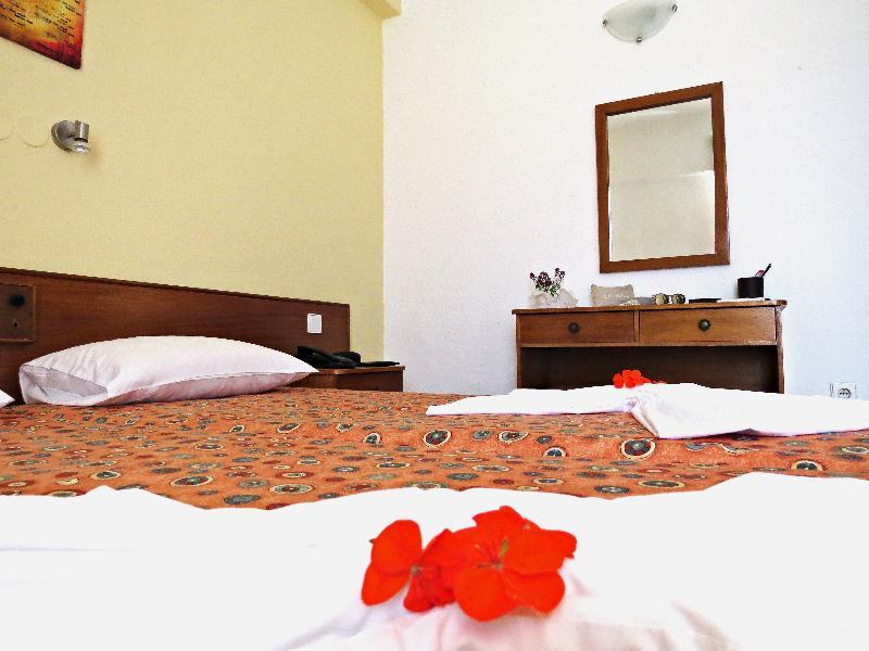 Maritime Hotel Apartments Petaloudes Ngoại thất bức ảnh