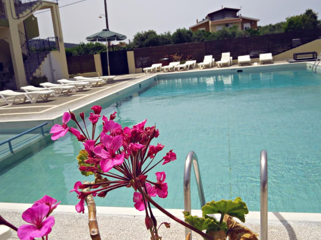Maritime Hotel Apartments Petaloudes Ngoại thất bức ảnh
